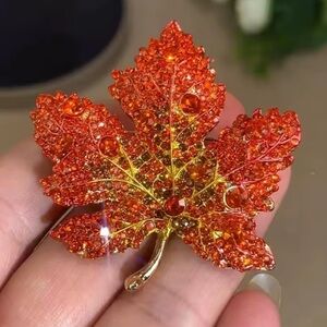 Betsey Johnson Autumn Maple Leaf Rhinestone Brooch – Orange Crystal Fall Pin